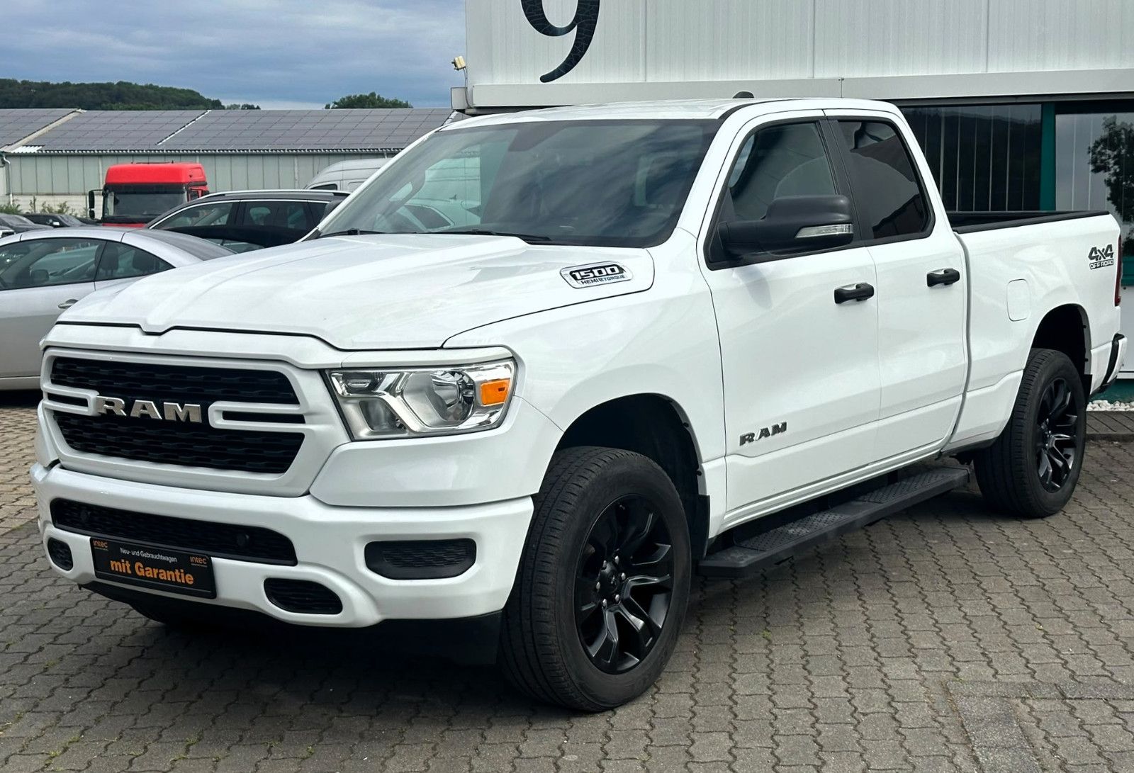 Dodge RAM 1500 5.7l 4x4 Quad Cab , Navi-App