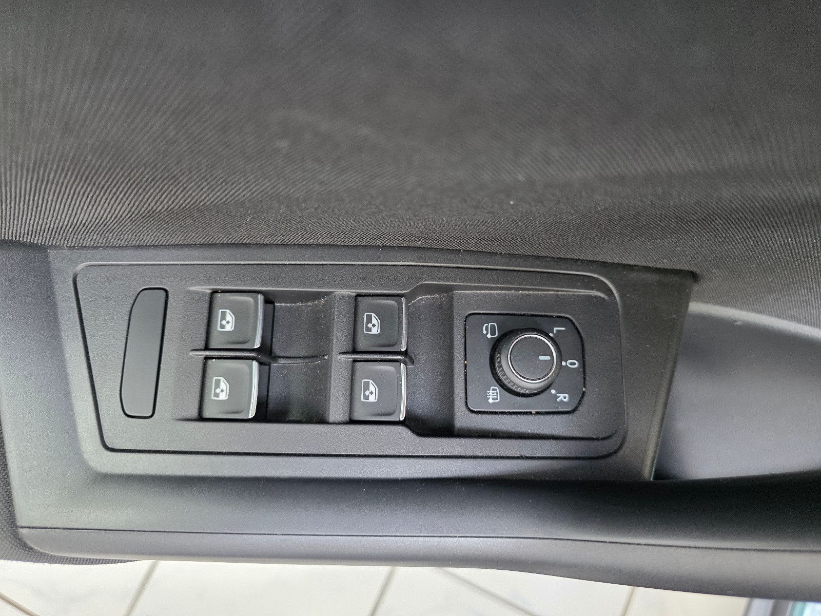 Volkswagen T-Roc Style - Samsaru's Car Outlet