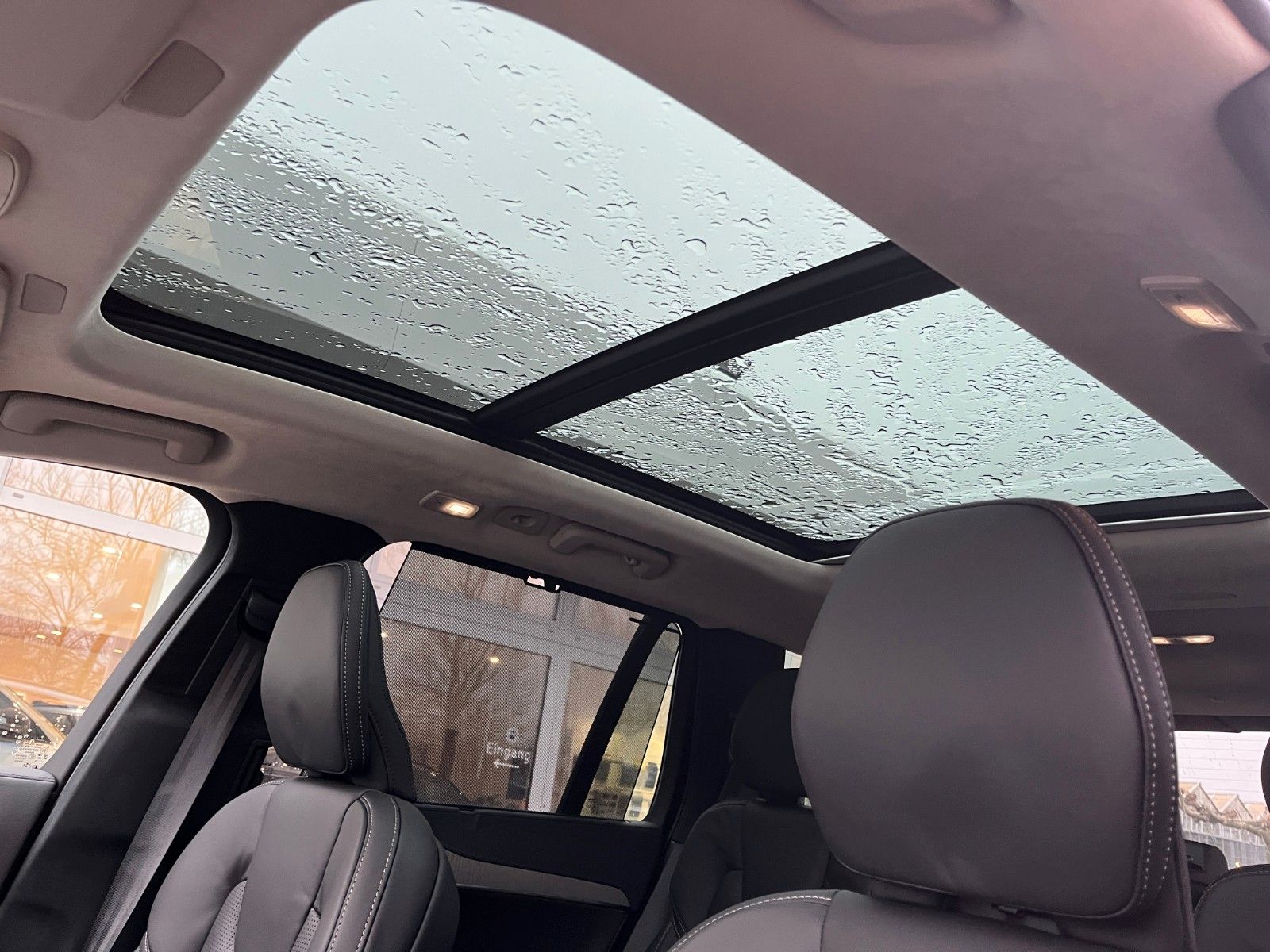 Volvo XC90 T8 Ultra Dark Plug-In AWD - Samsaru's Car Outlet