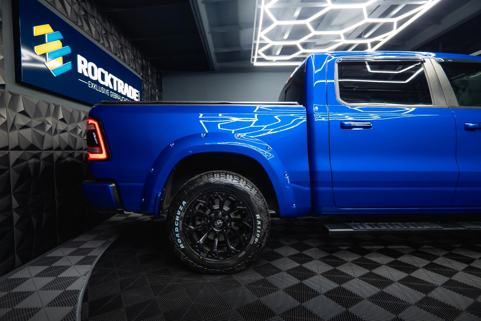 Dodge RAM 5.7 V8 HEMI 4x4 OFFROAD Night Limited 19%