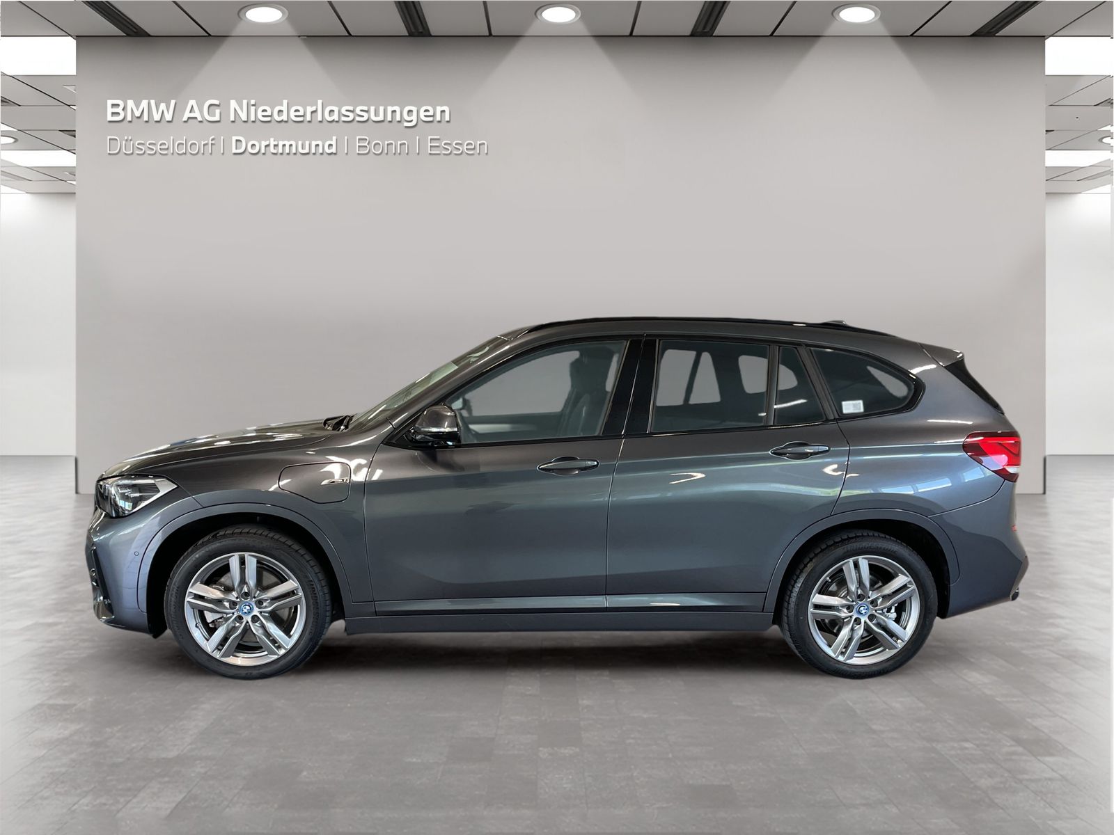 BMW X1 xDrive25e M Sport - Samsaru's Car Outlet