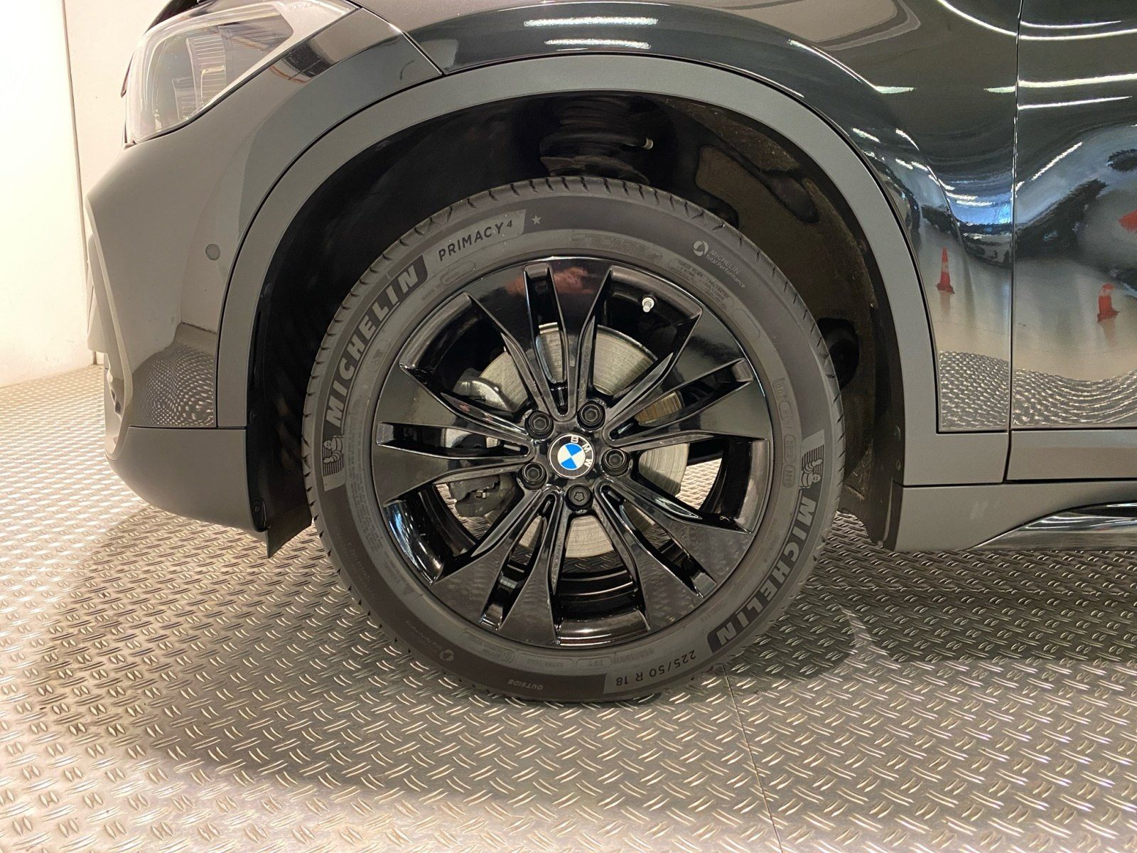 BMW X1 xDrive18d Sport Line - Samsaru's Car Outlet
