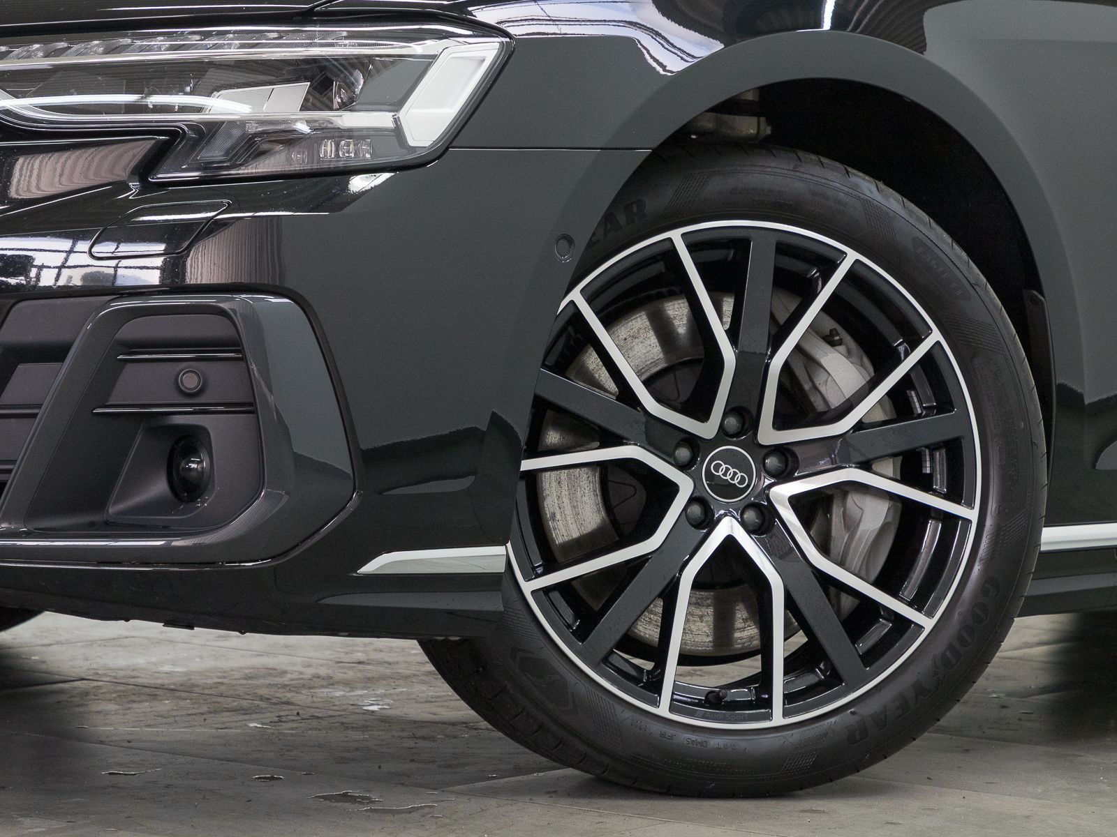 Audi A8 60 TFSIe Q - Samsaru's Car Outlet