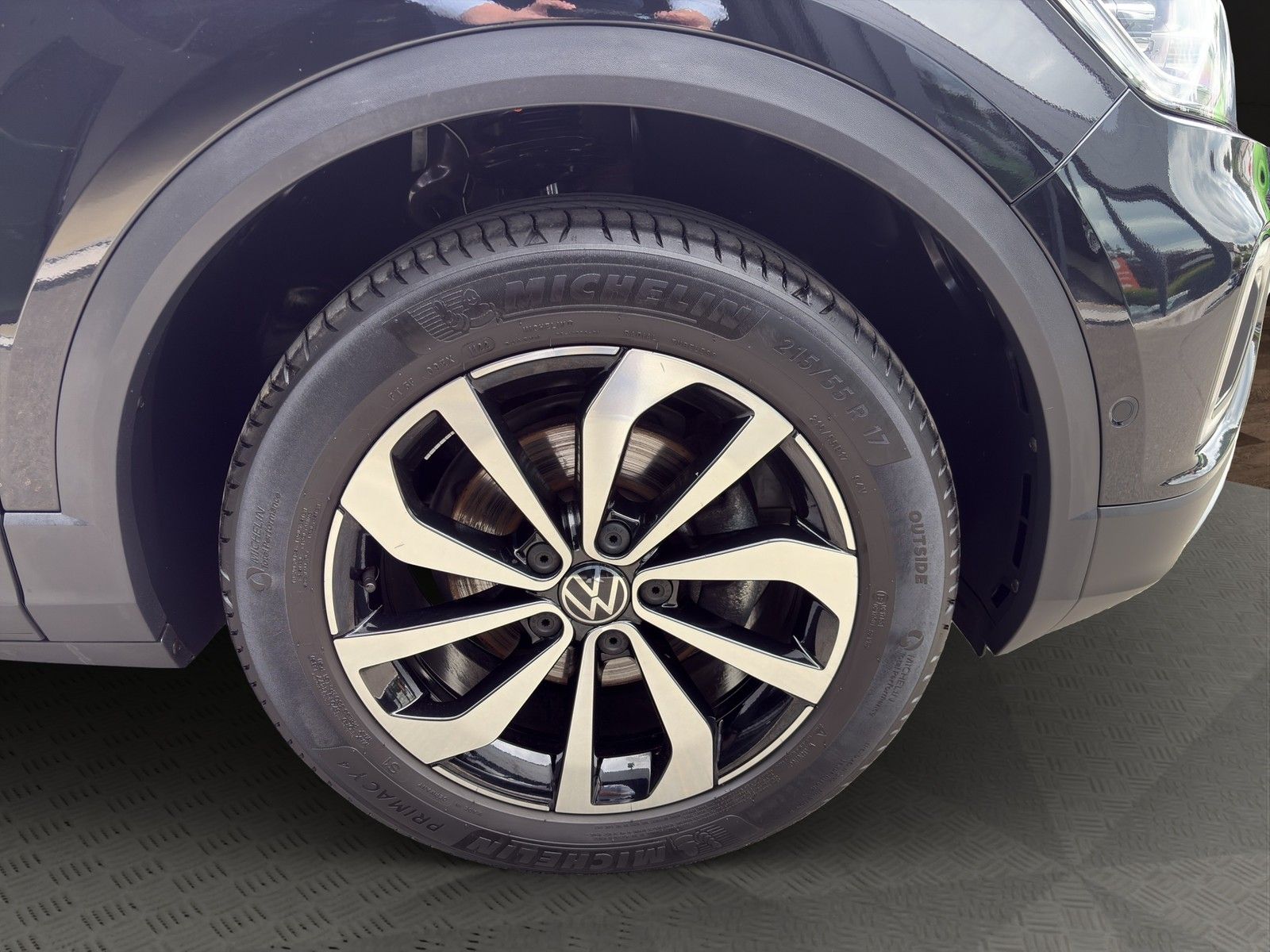 Volkswagen T-Roc 2.0 TDI Style - Samsaru's Car Outlet