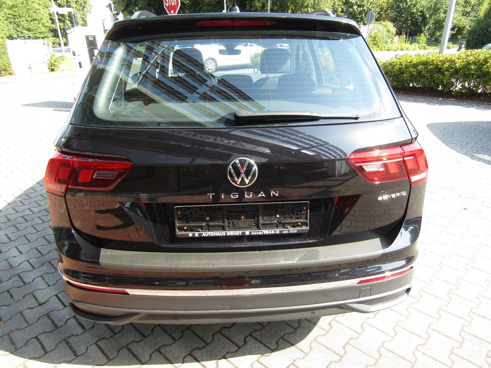 Volkswagen Tiguan 1.4 TSI Life eHybrid Plug-in - Samsaru's Car Outlet