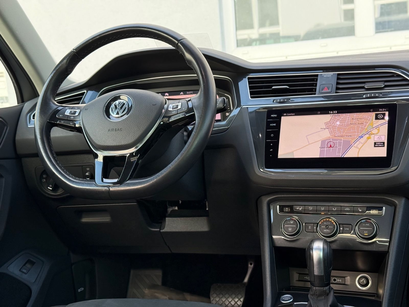 Volkswagen Tiguan Highline 4Motion - Samsaru's Car Outlet