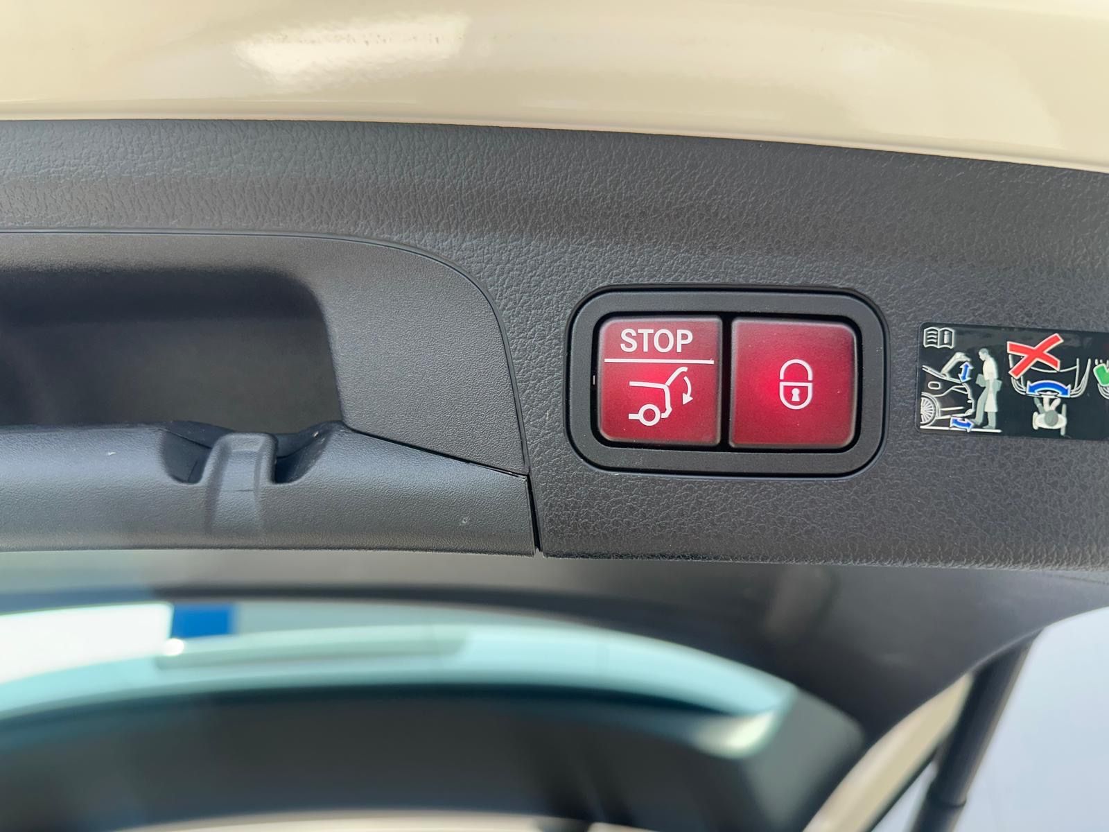 Mercedes-Benz GLE400 4M AMG-LINE DISTRONIC PANO HUD KEYLESS-GO