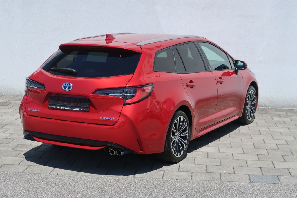 Toyota Corolla 2.0 Hybrid Touring S - Samsaru's Car Outlet