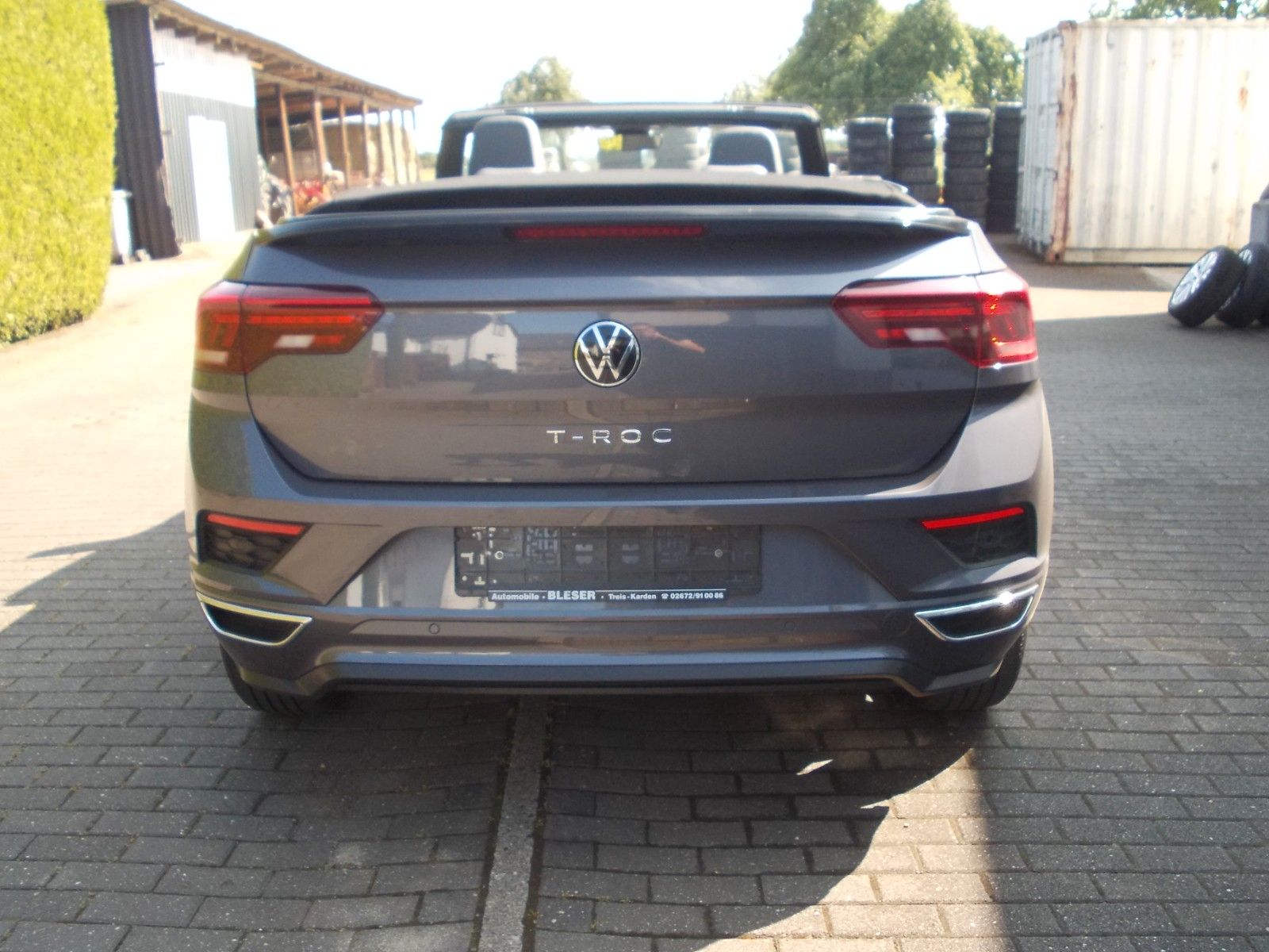 Volkswagen T-Roc R-Line - Samsaru's Car Outlet