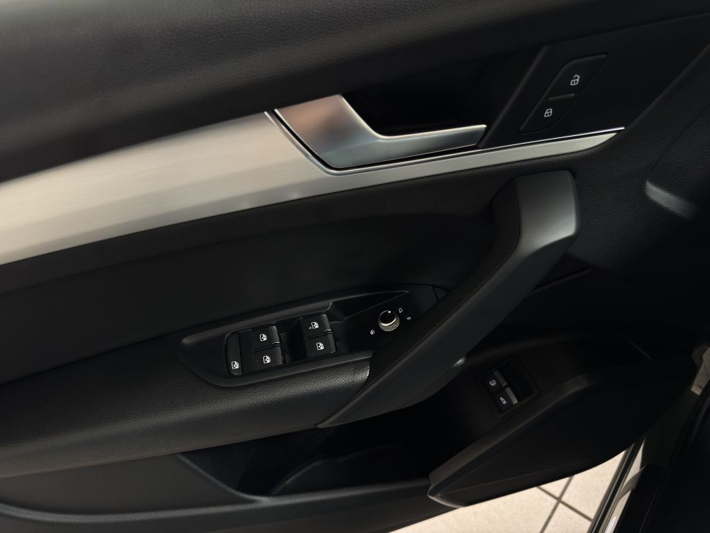 Audi Q5 50 TFSIe quattro S tronic S-line - Samsaru's Car Outlet