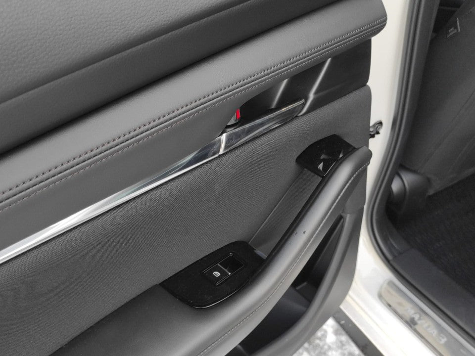 Mazda 3 e-Skyactiv X186 AT MHEV Center-Line + Design