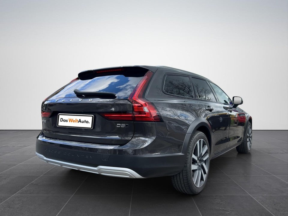 Volvo V90 Cross Country D5