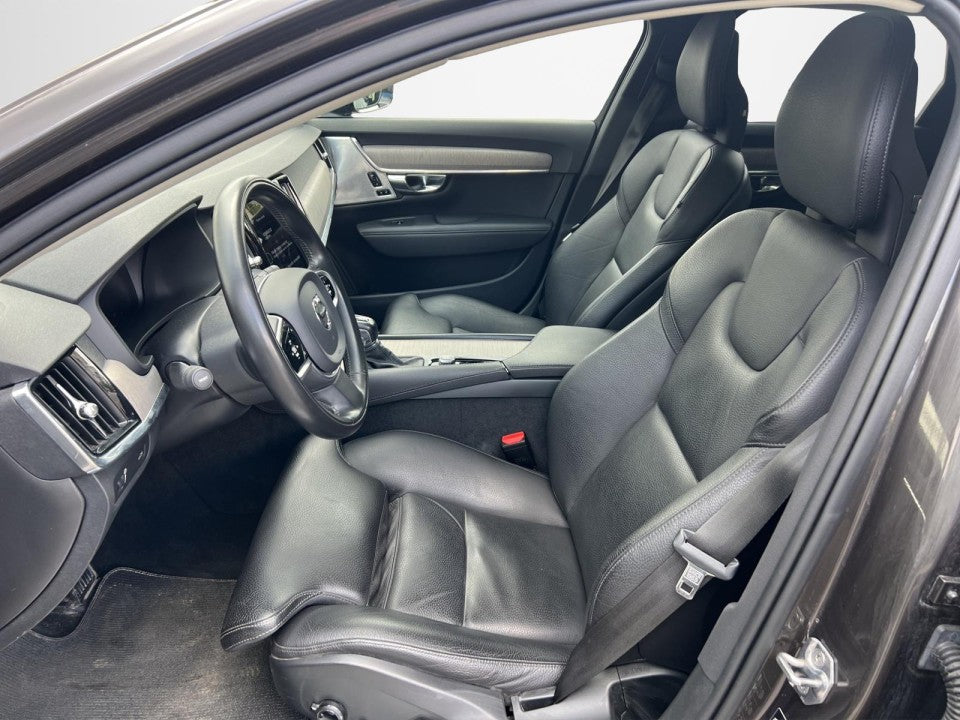 Volvo V90 Cross Country D5