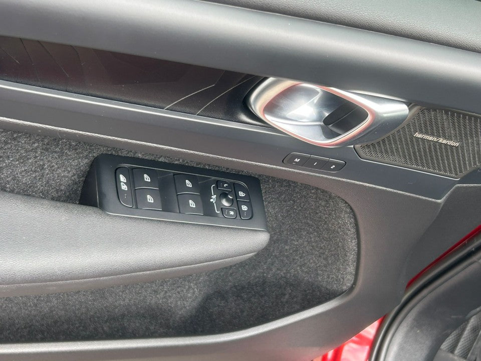 Volvo XC 40 Volvo XC40 T5 Recharge Plug-in Hybrid R-Design 2023