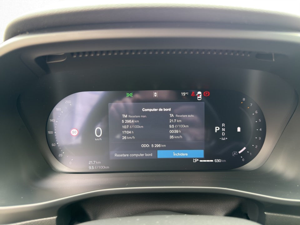 Volvo XC 40 XC40 CORE B3 (Petrol) AT7 FWD (Mild Hybrid)