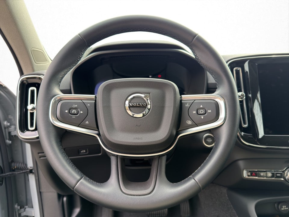 Volvo XC 40 XC40 CORE B3 (Petrol) AT7 FWD (Mild Hybrid)