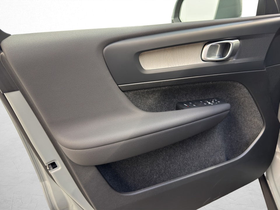 Volvo XC 40 XC40 CORE B3 (Petrol) AT7 FWD (Mild Hybrid)